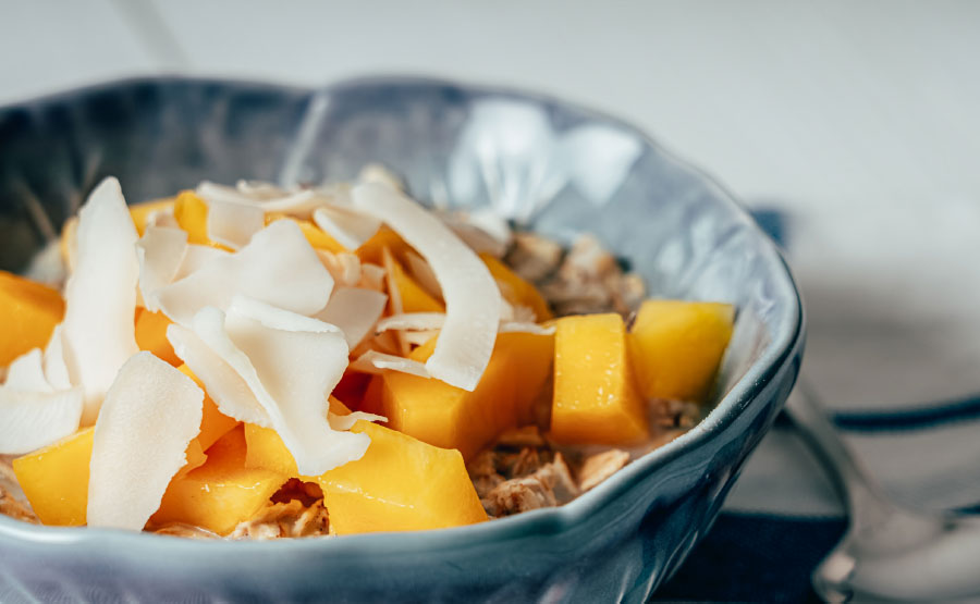 Header-Ontbijt-900px-DGA Ontbijt recept havermoutpap-met-blauwe-bessen en amandelen | DGA Groene Bedrijfscatering