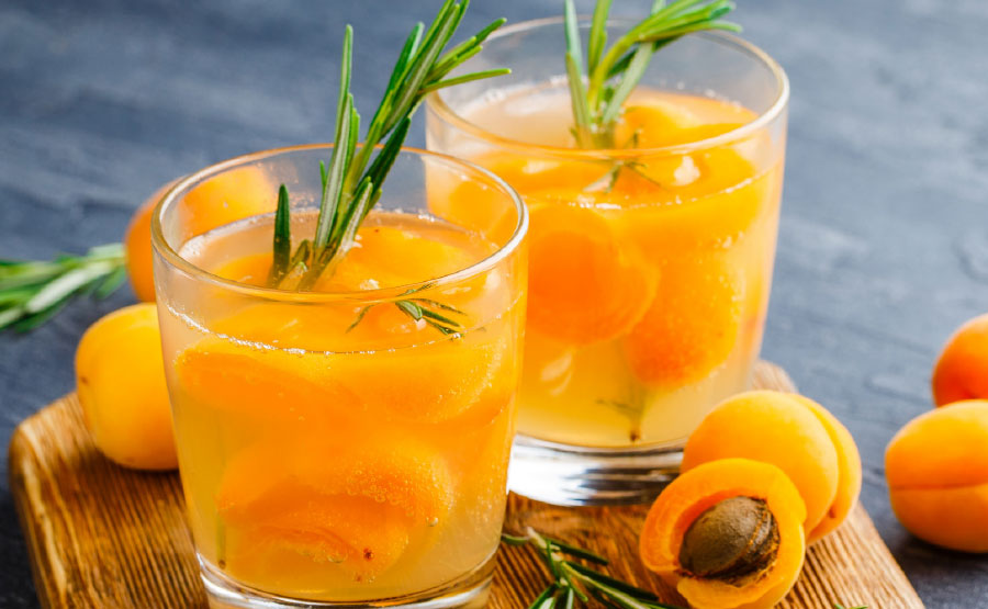 Header-Sappen-aug2020-900px-DGA Recept Juni Sappen en smoothie | Selderij-met-bosvruchten en havermelk | DGA Groene Bedrijfscatering