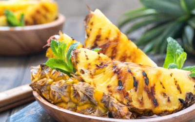 Griekse yoghurt met gegrilde ananas en honing