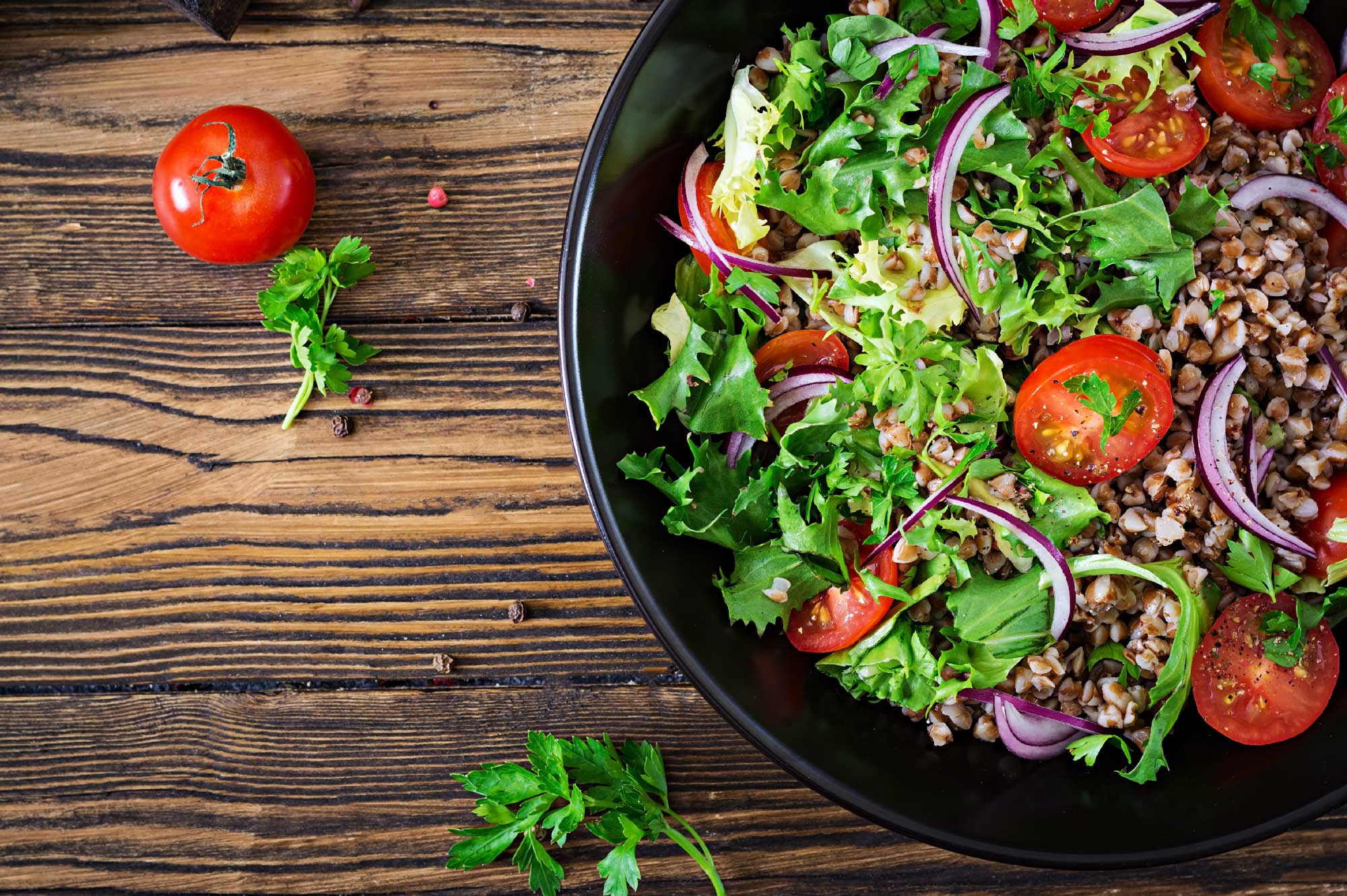 Recept salade boekweit cherrytomaatjes rode ui| Bedrijfscatering | De Groene Artisanen