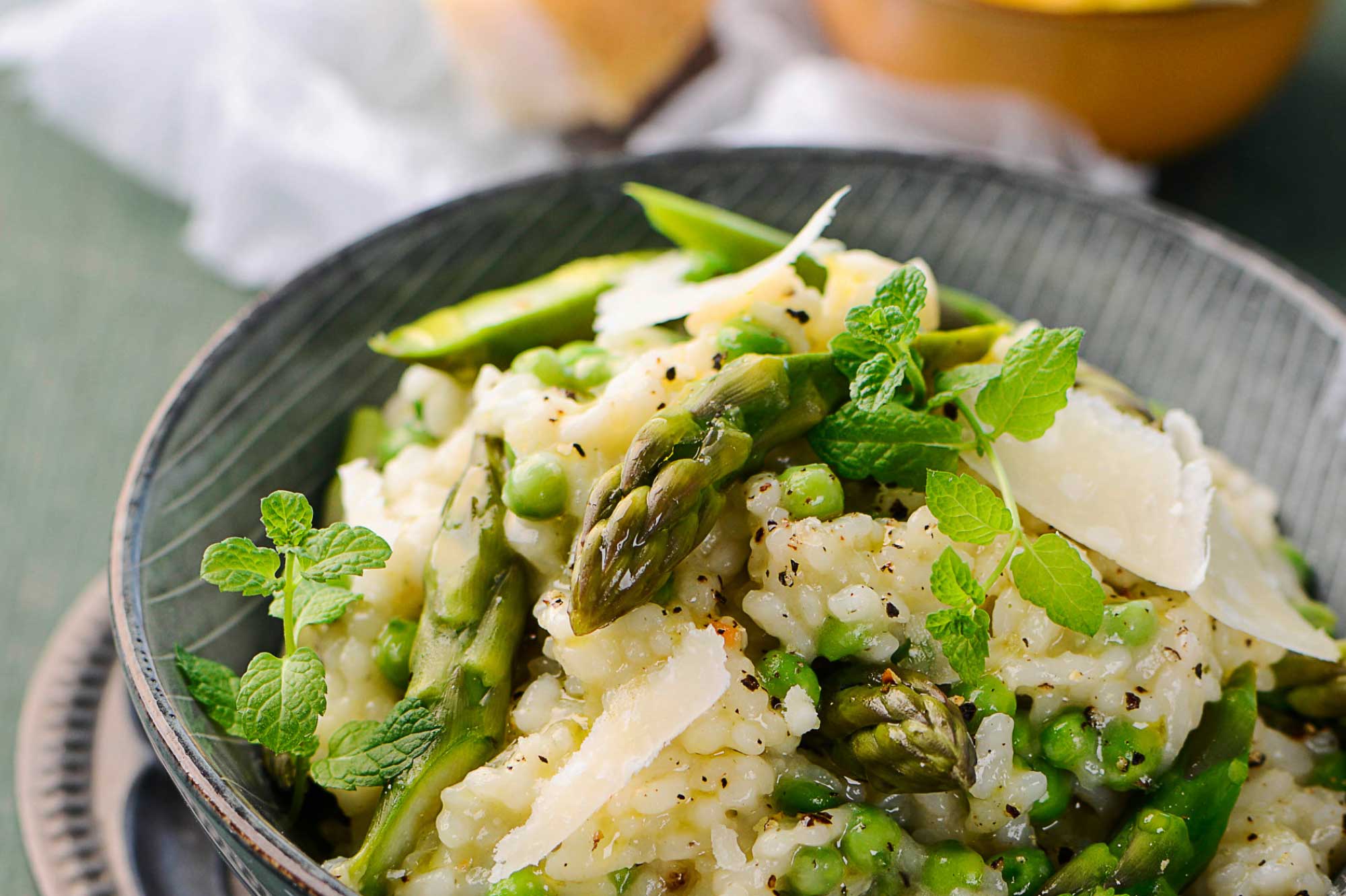 Recept risotto doperwten asperges parmazaan oktober | Bedrijfscatering | De Groene Artisanen