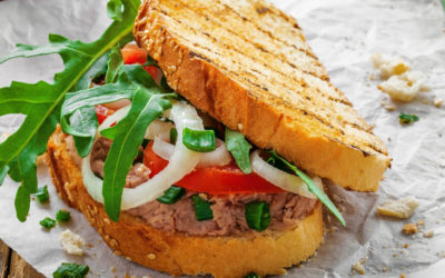 Broodje vegetarische tonijnsalade met lenteui