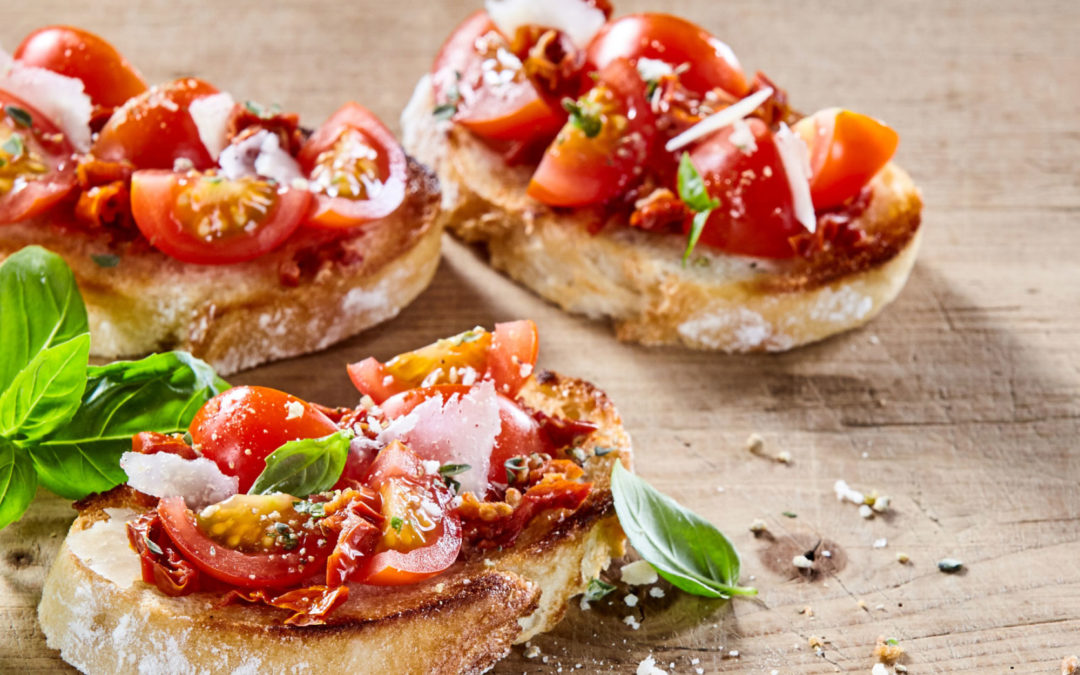 Cherrytomaat bruschetta’s met basilicum
