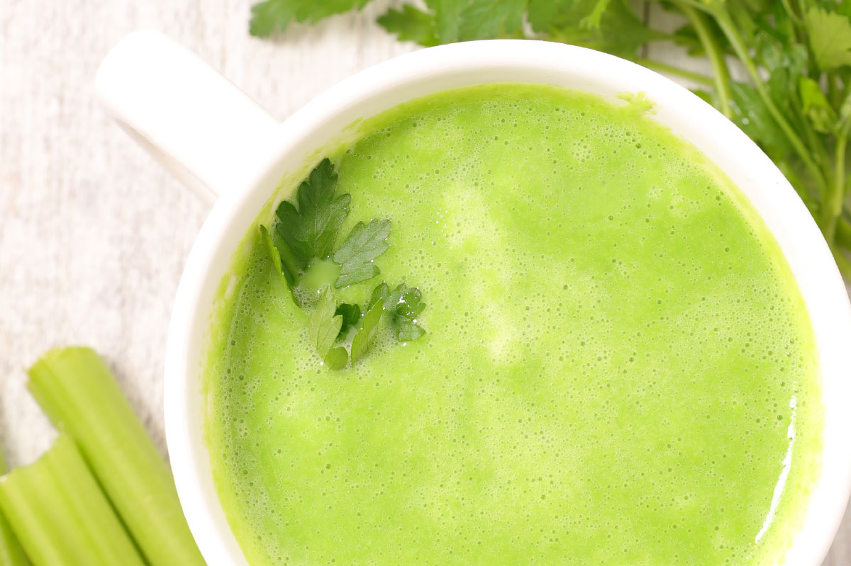 Recept groene seldersoep met zoete aardappel en peterselie DGA