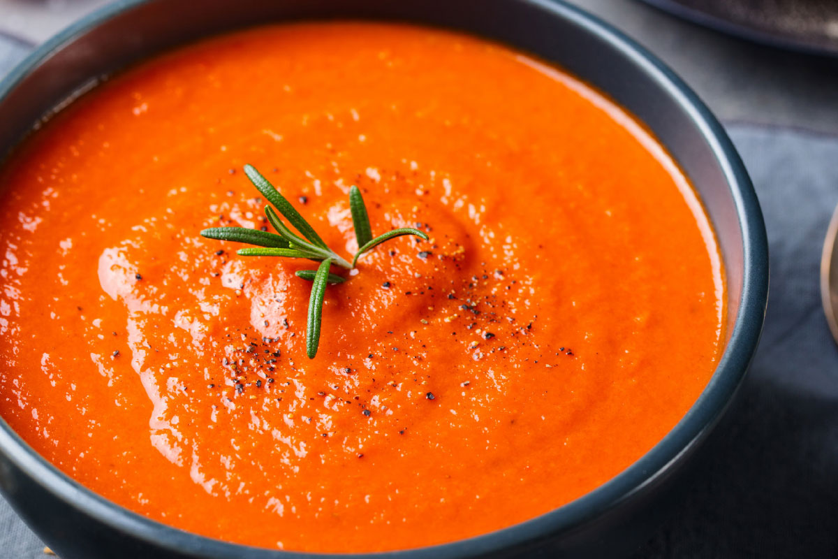 Verse tomatensoep met wortel en tijm DGA bedrijfscatering vegan recepten