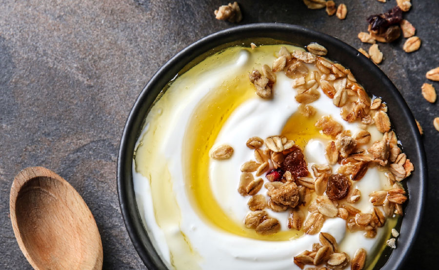 Ontbijt recept yoghurt met havermout, cranberry’s en honing | DGA Groene Bedrijfscatering