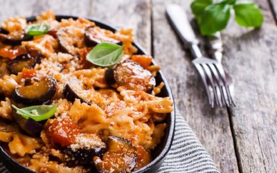 Farfalle met aubergine